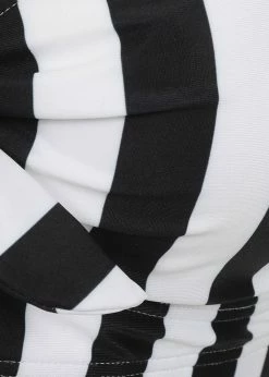 Collectif Beetle Stripe 60's Bikini Top Black White -succubu shop collectif SS212201B beetle stripe bikini top wht 4 3f4c9cf3 87f0 4618 b62d 43d00f0f58ea 1024x1024