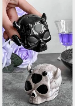 Killstar Styx Ashmedai Skull Pepper & Salt Shaker Set Black